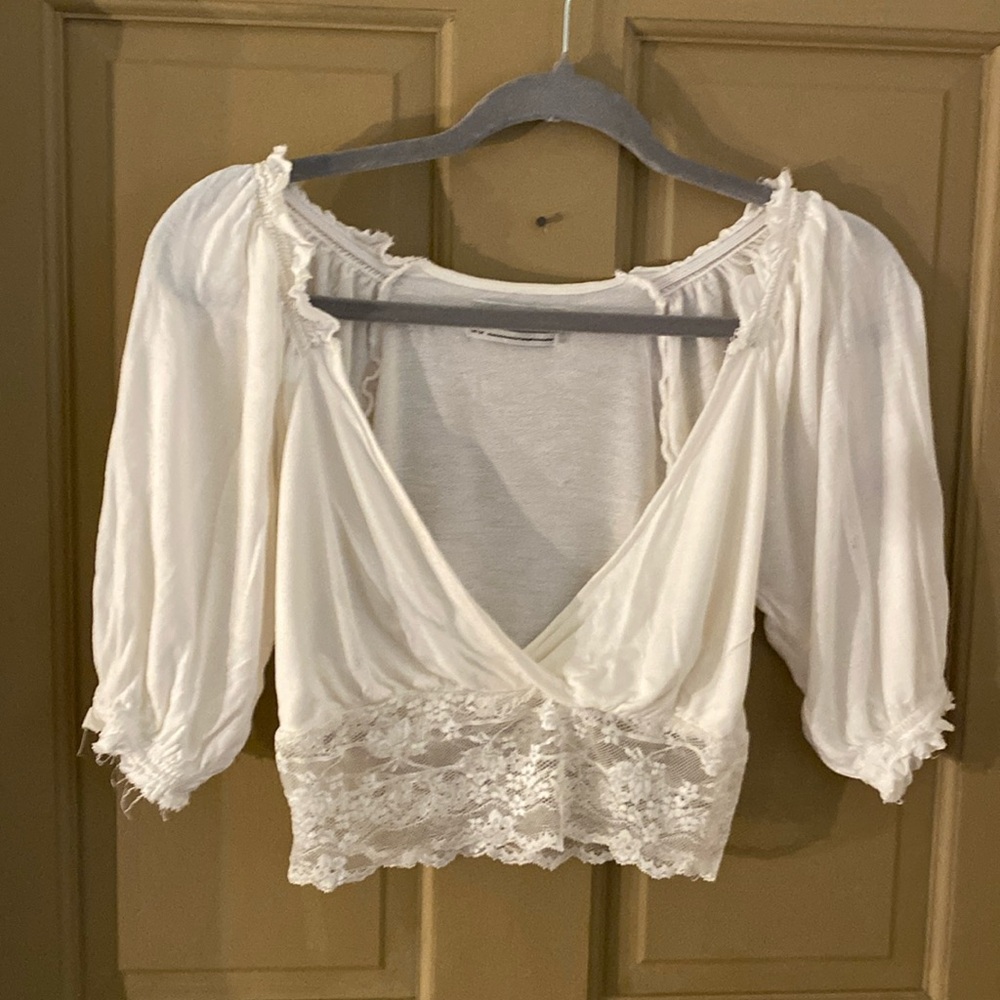 Urban Outfitters cream lace trim crop top women’s medium m